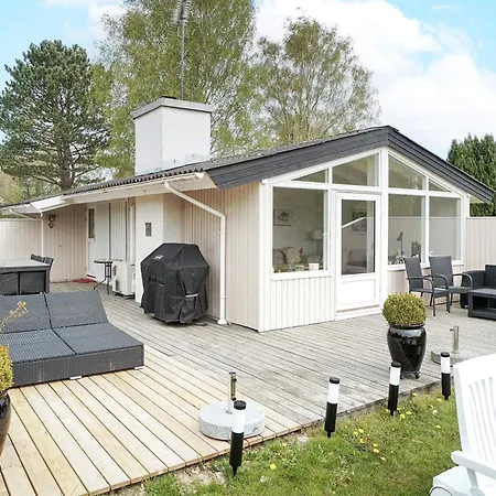 Home With Chromecast Near Beach 度假居 Dronningmølle