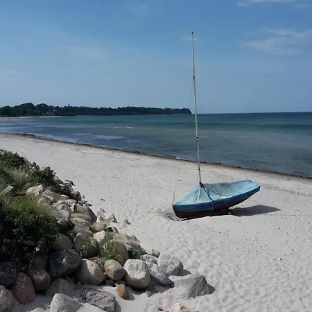 With Chromecast Near Tatil Evi *